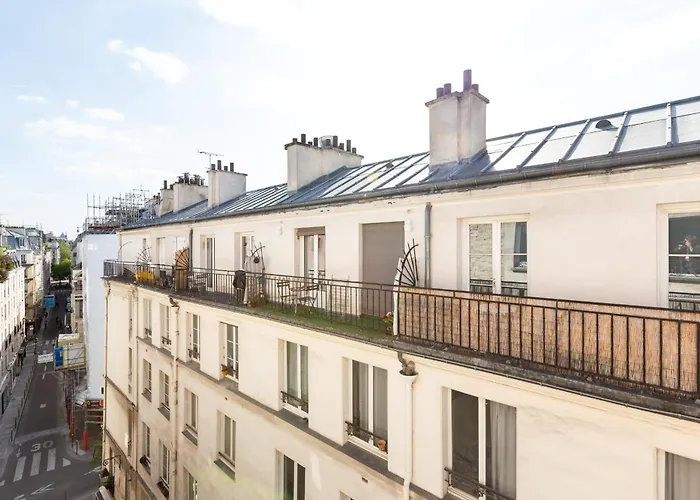 Harmonie Sous Elegance Au Marais